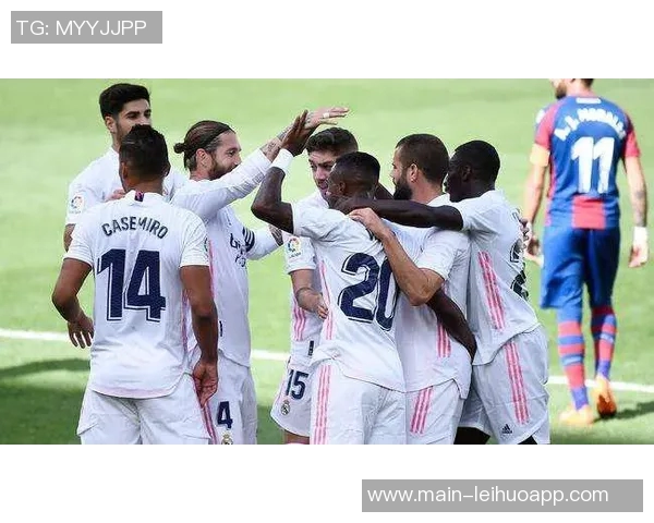 古利特直言佩德里拉拽维尼修斯应判红牌此举严重影响比赛公正性