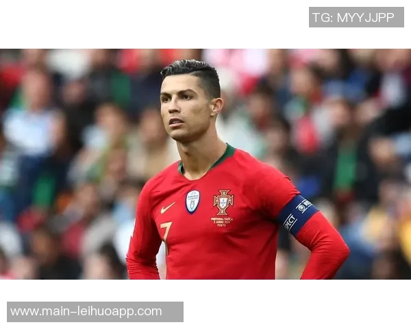 圆梦时刻索博赛后终于如愿获得偶像C罗的球衣之前换球衣时遗憾未能成功 圆梦时刻索博赛后终于如愿获得偶像C罗的球衣之前换球衣时遗憾未能成功